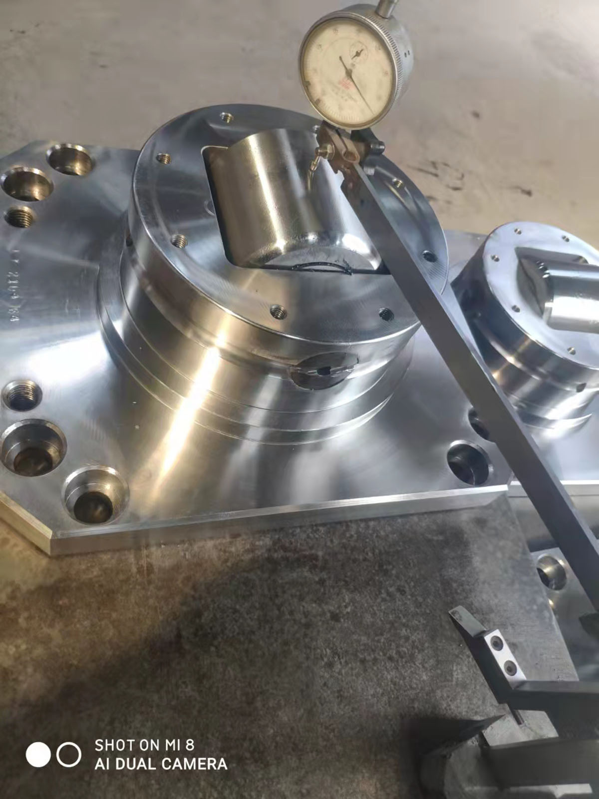 復(fù)合滾輪軸承—combined bearing， 又稱組合滾輪軸承